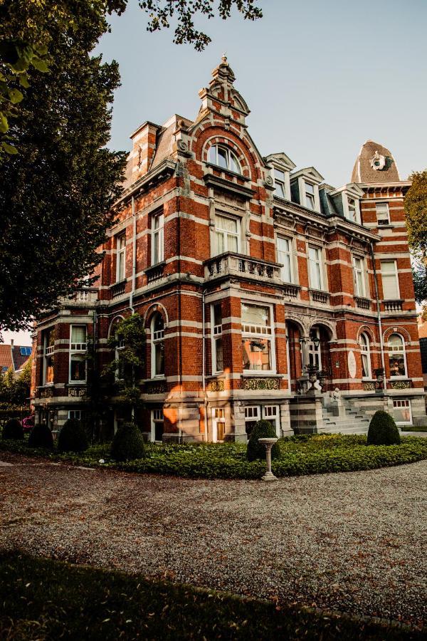 B&B 'T Kasteel & 'T Koetshuys フールネ エクステリア 写真