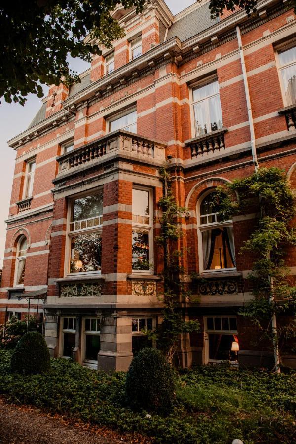 B&B 'T Kasteel & 'T Koetshuys フールネ エクステリア 写真