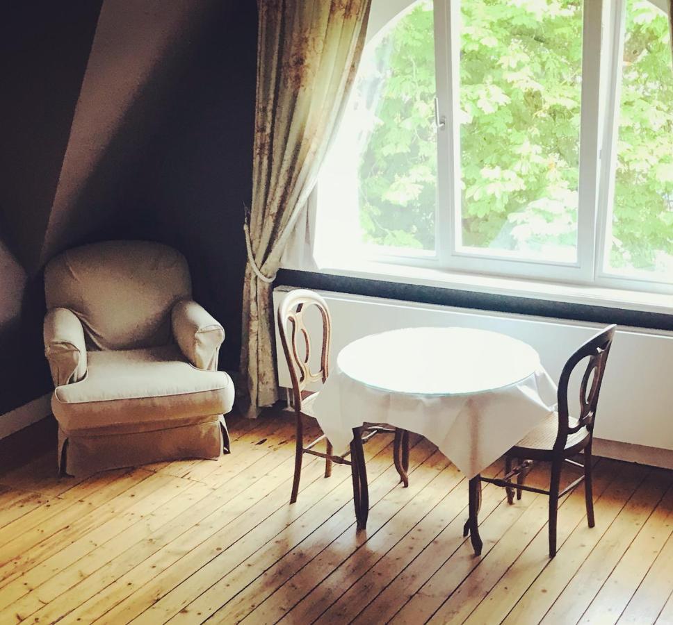 B&B 'T Kasteel & 'T Koetshuys フールネ エクステリア 写真