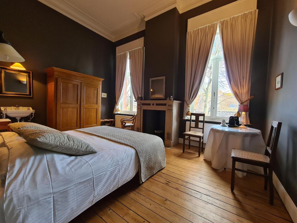 B&B 'T Kasteel & 'T Koetshuys フールネ エクステリア 写真