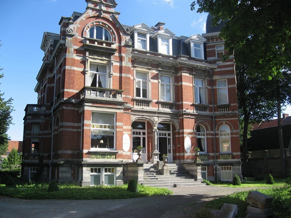 B&B 'T Kasteel & 'T Koetshuys フールネ エクステリア 写真